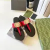 Luxury's Designer Sandaal Mule Slide Dames Casual schoen Nieuwe slippers Lederen mode Slipperhoens Zwart Wit Rood Flat Beach Loafer Summer Pool Sliders Sandale