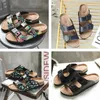 Kvalitet Slide Sandal Women Men Fashion Mens and Womens Flats tofflor Designer Sandaler 39127 S S S S S S S S S S S S S