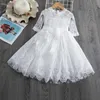 Flickans klänningar Autumn Elegant Spets Flower Dress for Girl White Half Sleeve 1st Communion Costume 3-8t Kids Birthday Wedding Party Tulle kläder