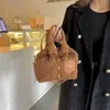 Schoudertassen Lam pluche handtas voor dames in herfst en winter 2023 nieuwe niche-ontwerp ketting crossbody tas voor draagbare damesemmertasH2422