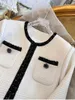 女性用ジャケット2024早春の女性スーツ気質重工業界の手作りビーズ刺繍ショートガールMIUスタイルコート