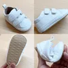 Primeiros caminhantes primavera outono moda bebê sapatos nascidos infantis meninas meninos sola macia antiderrapante pu sneaker andando