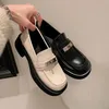 Elbise ayakkabıları osunlin ins pompaları el yapımı metal dekorasyon retro loafer yuvarlak ayak parmağı kare topuklu beyaz gerçek deri kadın 2024