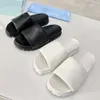 Sliders Sliders المصممة الجديدة المبطنة Slidals Slides Women Women Beach Sandals Flip-Flops Comfort With Box 519
