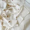 毛布モスリンスワドルベイビーかわいいクマコットンガーゼソフト乳児生まれ眠っている毛布ラップベッドカバーシャワーギフト