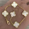 Van Bracelet Clef Cleef Four Leaf Clover Bracelets المجوهرات الكلاسيكية المصمم أبيض اللون الأحمر الأزرق العقيق