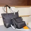 Sac à bandoulière simple en nylon de marque, ensemble de trois pièces, sac moyen et petit sac peuvent être utilisés séparément 264N