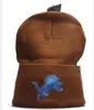 Bonnets Bobble Chapeaux Casquettes de baseball 2023-24 Chapeau de seau de créateur de mode Chunky Faux Pom Bonnet de Noël Sport Chapeau en tricot A8