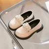 Spring and Autumn Childrens Leather Shoes Korean Fashion Kids Pearl Princess Shoes Girl Soft Sole School Casual Leather Shoes 240119