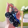 Keychains tecknad hip-hop mini Motorcykel Keychain Creative Personality Par Bag Cool Toy Model Pendant Small Gift Key Ring Accessories