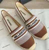 6Luxury Scarpa casual Karl Lagerfield Donna Scarpe firmate Espadrillas da pescatore Donna Uomo Tela Scarpa ricamata Tessuto Scivolo DHgate Indoor Outdoor Low Top2024