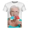 Homens camisetas Moda Senhora Sênior Lambendo Um Picolé Vermelho 3D Impressão T-shirt Kawaii Avó Engraçado NONA Camisa Casual Tops 6XL