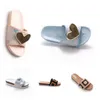 Onyx tofflor Clogs Slider Slider Sandaler Pure Bone Harts Sand Designer för män Kvinnor Sandalias Summer Leather Slide Gummi Slipper Beach 29 40 Alias