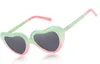 LVIOE Lunettes de Soleil Coeur pour Femmes, Lunettes de Soleil polarisées en Forme de Coeur avec Protection UV Lunettes rétro de Style Coeur pour Le Shopping