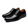 Ubierz buty Pierwsza warstwa ręcznie robionej jesiennej trzech stolicowych biznesu skórzany oddychający angielski Oxford