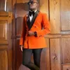 Abiti da uomo Doppiopetto da sposa per uomo Giacca da smoking in velluto arancione africano con pantaloni Smoking slim fit sposo su misura 2024