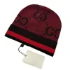 Tasarımcı Beanie Kış Şapkası Erkek Kapağı Modaya Gizli Sıcak Şapka Kış Yeni Örme Yün Şapka Lüks Örme Şapka W-8