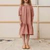 Flickaklänningar sommarflickor mjuk linne ruffle klänning 2024 barns puffhylsa casual lös bomull och samla TZ255