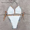 Kvinnors stylistmärke bikinis kvinnor t-back designer tvådelar baddräkter blommiga klassiska bokstäver badkläder strand lyx baddräkter trepunkt 16 färger 4012