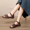 Sandaler 2024 Summer Head Layer Cowhide Women's Hand-sömnad Nötkött Sole Plant Heel Buckle Retro Shoes