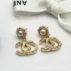Дизайнерский канал Advanced Pearl Earrings Letter Diamond Stone Earrings Wind Earrings