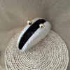 楕円形の不規則な真珠の白いアクリルボックスイブニングバッグレディースラグジュアリーデザイナーウェディングパーティーハンドメイドクラッチ財布とハンドバッグ240131