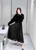 Jaquetas femininas designer 24 início da primavera casaco feminino francês stand up pescoço carta veludo fino casaco curto rm6q