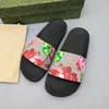 Pantofole firmate da donna Sandali estivi Pantofole di lusso in pelle stampata uomo donna Hot unisex Piscina spiaggia infradito appartamenti cursori scarpe scarpe basse