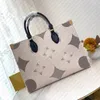 Handtassen voor dames Nieuwe stijl boodschappentassen Bloemen in reliëf Mode Damestassen De draagtassen Leren schoudertassen Tote handtassen met grote capaciteit Mama clutch portemonnees tassen