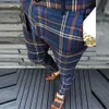 Pantaloni da uomo Pantaloni da uomo eleganti con stampa scozzese alla moda Pantaloni casual leggermente elasticizzati Primavera e autunno Nuovi pantaloni da completo slim fit T240202