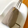 Sac fourre-tout Sac de créateur Sac à main de grande capacité Femmes Lettre sculptée Sac à bandoulière en cuir de vachette Top Qualité Week-end Voyage Sacs de shopping Portefeuille intérieur à fermeture éclair