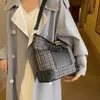 Umhängetaschen High-End-Handtasche für Frauen im Herbst und Winter 2023, neue leistungsstarke und einfache Pendler-Einkaufstasche, Vogelgitter, einzelne Schulter-Umhängetasche H2422