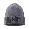 2023 Nowy designerski zimowy dzianinowa czapka wełniana kapelusz Kobiet Chunky Dzian Grube Faux Fur Vailie