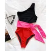 Kvinnors badkläder en axelbit baddräkt 2024 Sexig tryck Kvinnor Baddräkt strandkläder monokini simma