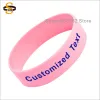 Bracelets en Silicone avec Logo crevé, achetez-en 100 et obtenez 200 pièces, 19mm de largeur, prix bon marché, texte personnalisé en creux