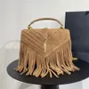 TASSEL CROSSBODY Väskor Kvinnakedjor Handväskor Messenger Envelope Purse Mockes axelväska Hårdvarubokstäver Interiör Dragkedja Pocket Mag262Q