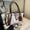 Sacs à bandoulière Le petit sac populaire de cette année pour les femmes au printemps est polyvalent.Sac à bandoulière à bandoulière unique de couleur contrastée, seau portable, nouvelle collection 2024, H2422