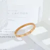 Mode Herz Edelstahl Armband Benutzerdefinierte 18 karat vergoldet Wasserdicht Kristall Zirkon Herz Form Armreif Frauen Schmuck