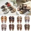 Kvinnors designers Flat Sandals Pillow Pool Comfort Mules Padded Front Strap Slippers Fashionabla Ease to-Wear Style S 95