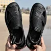 Sandali Pantofola Sneaker da esterno Uomo Traspirante Spiaggia Infradito in gomma Pantofole classiche da uomo estivo 2024 Vera pelle
