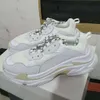 Triple s Scarpe da uomo Casual Papà Designer Vintage Plate-forme Sneakers da donna Suola trasparente Nero Bianco 17fw Glitter Donna Treno da tennis di lusso