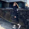 Damen-Trenchcoats, glänzende gepolsterte Jacke, Winter, verdickte Wärme, koreanischer Stil, mit Kapuze über dem Knie, lang, große Größe, westlicher Stil