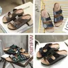 Männer Frauen Designer Hausschuhe Schuhe Sommer Strand Outdoor Coole Slipper Mode Breite Designer Slides Dame Haushalt Slide Flache Flip Flops Sandalen