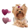 Vêtements de chien Clips de cheveux mignons Épingles à cheveux Barrette Forme de coeur Pet pour chiot Bows Accessoires de toilettage