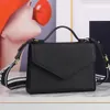 7A Designer tassen Saffiano lederen monochrome handtassen Magnetische klepsluiting Geborduurde schouderbanden Crossbody Wallet280i