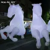 8MH (26 ft) med flytande grossist avlägsnande spansk stil vuxen uppblåsbar hästdräkt med vita LED -lampor för världens karneval parade evenemangsdekoration