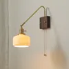 Lampada da parete nordica moderna in rame con interruttore a catena in noce, lampadina a LED, paralume in ceramica, applique murale