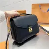 Borsa a tracolla con tracolla a catena Metis Borsa con patta da donna Borsa in vera pelle con lettere di moda Borsa a tracolla classica con chiusura a tracolla273r