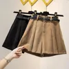 女性のショートパンツベルトプリーツコードロイスカート