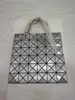 10a luksusowe Bao Bao złożone geometryczne kratę w kratę Issey Tote Bag Fashion Women Casual Lucent Torebka Projektantka Rhombic Plaid Torka na ramię (6 x 6)